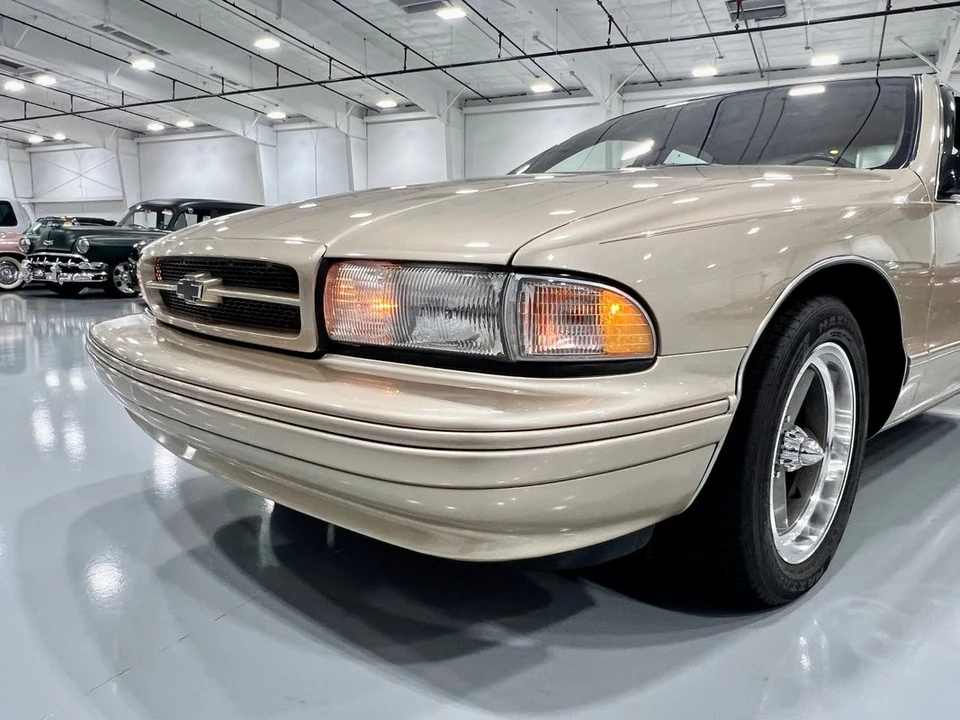 1996 Chevrolet Caprice - Image 10 of 31