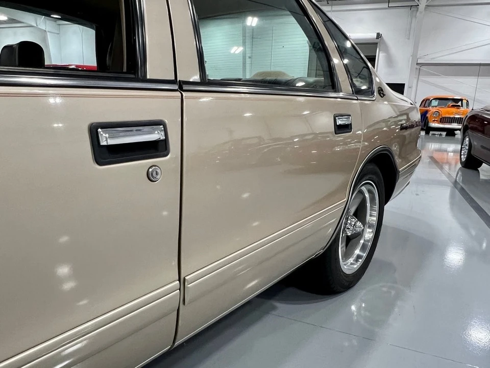 1996 Chevrolet Caprice - Image 18 of 31
