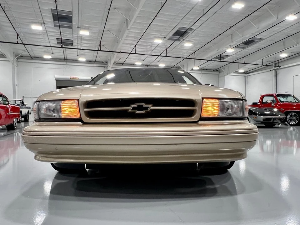 1996 Chevrolet Caprice - Image 3 of 31