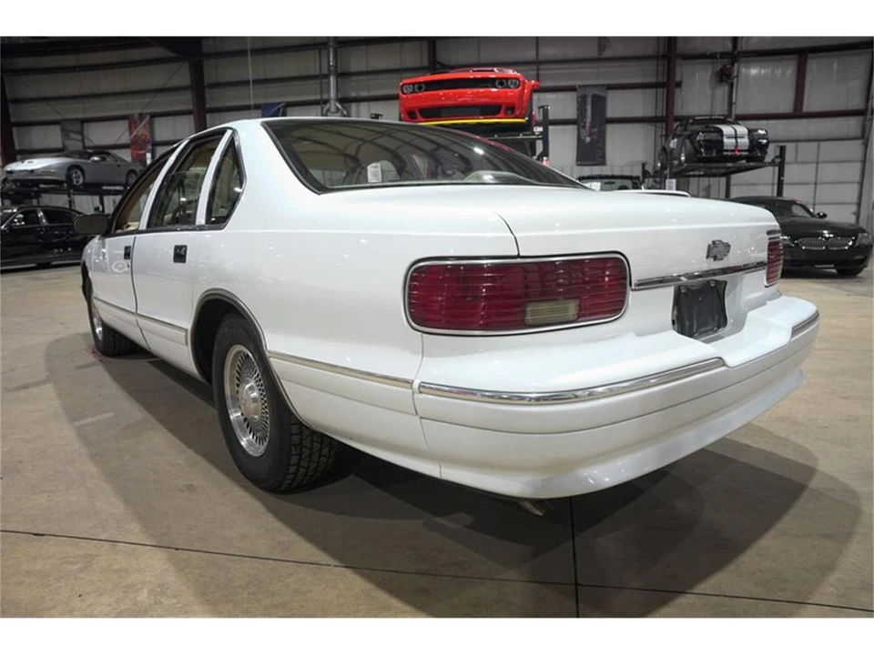 1996 Chevrolet Caprice - Image 6 of 31