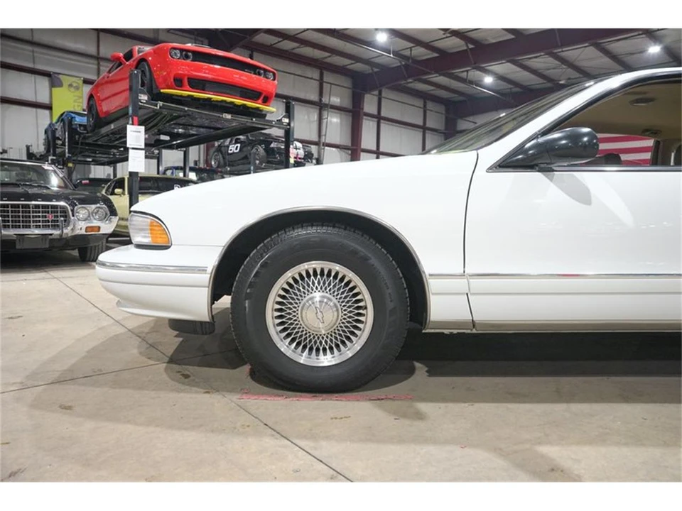 1996 Chevrolet Caprice - Image 3 of 31