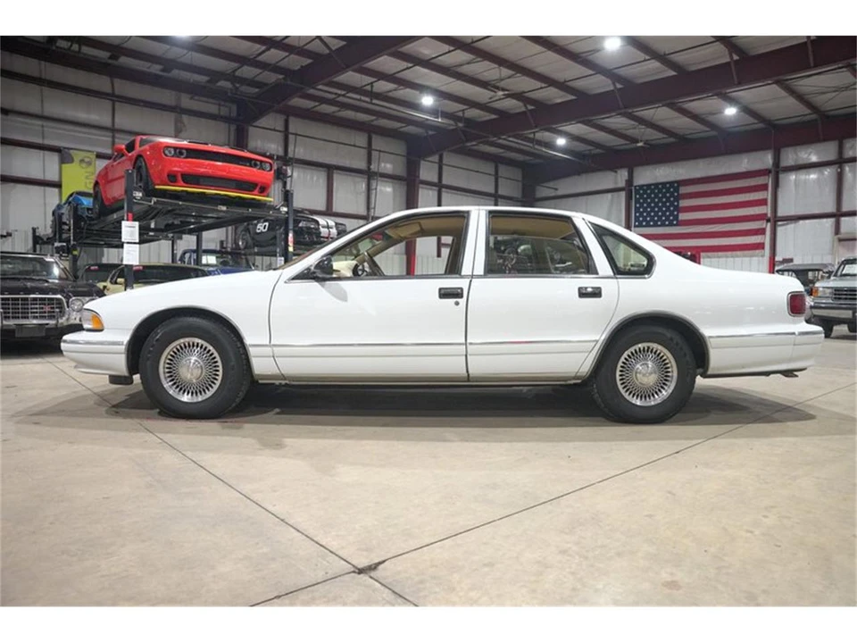 1996 Chevrolet Caprice - Image 4 of 31