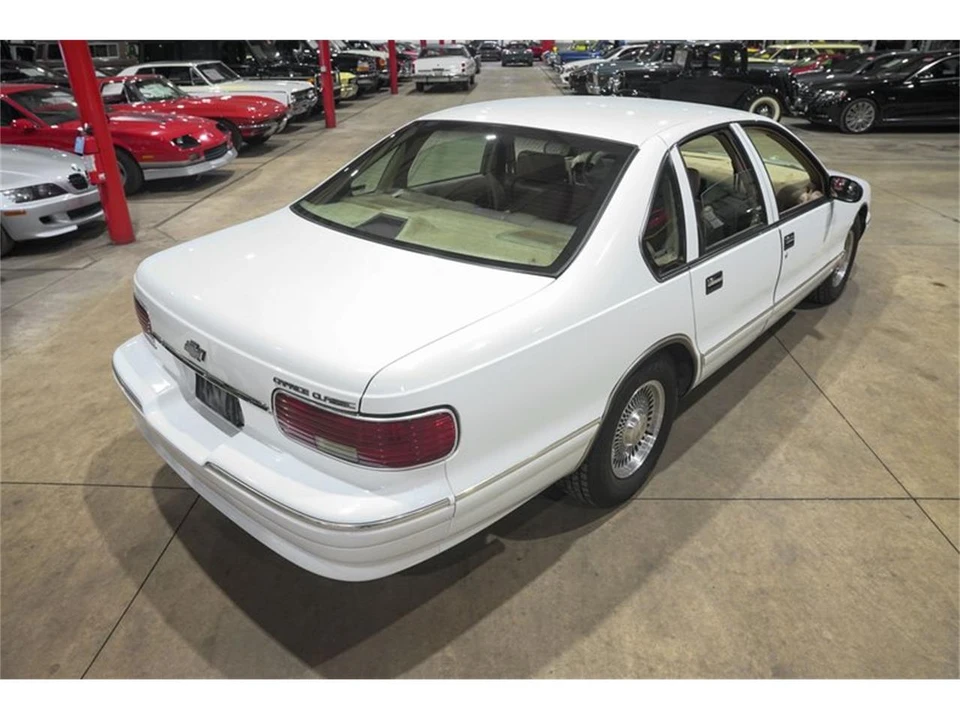1996 Chevrolet Caprice - Image 17 of 31