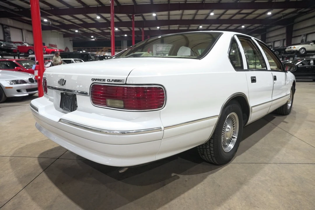 1996 Chevrolet Caprice - Image 8 of 31