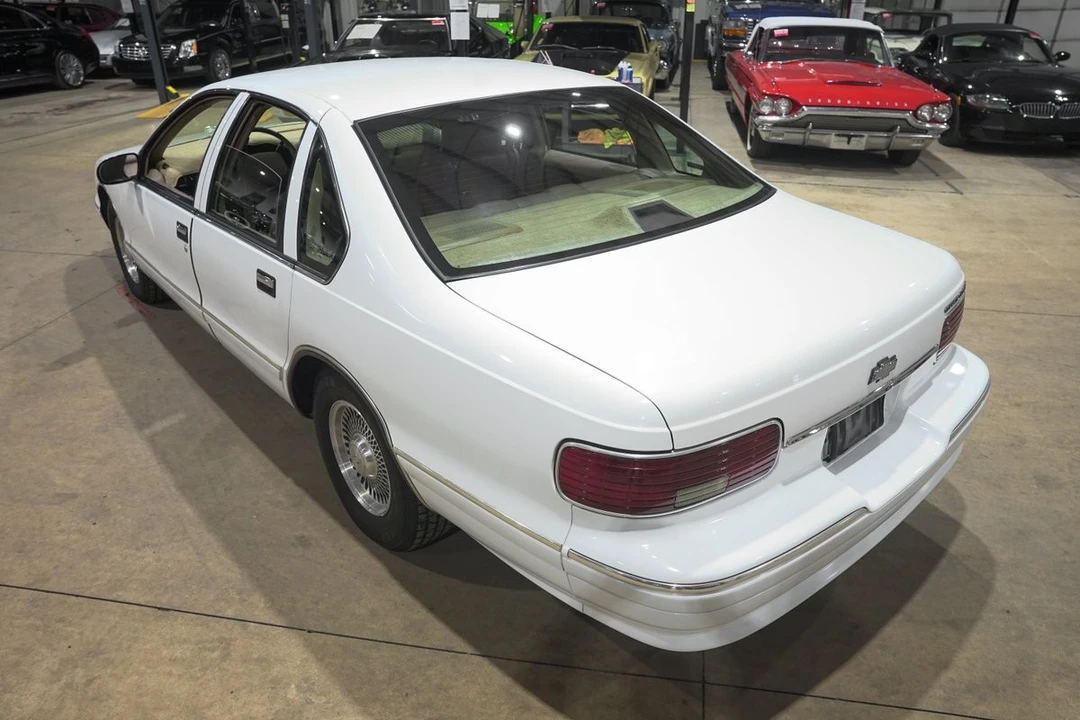 1996 Chevrolet Caprice - Image 16 of 31