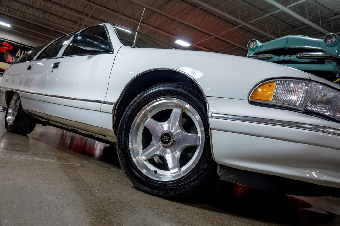 1996 Chevrolet Caprice - Image 7 of 12
