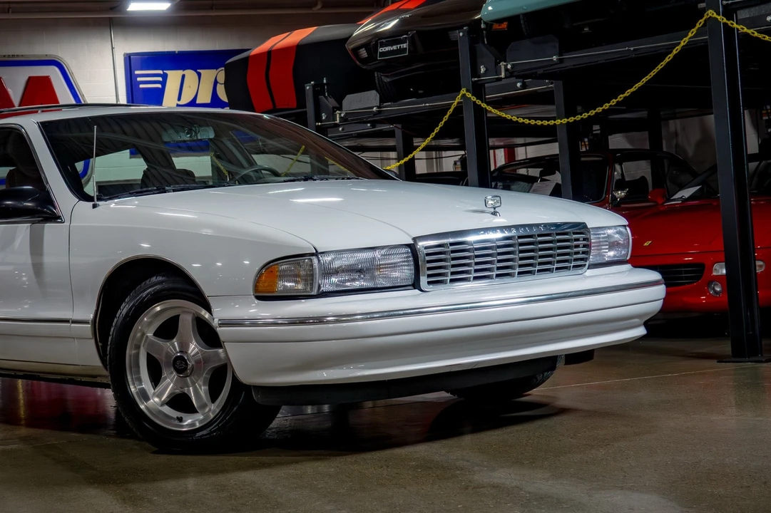 1996 Chevrolet Caprice - Image 5 of 12