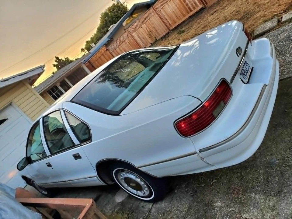 1996 Chevrolet Caprice - Image 4 of 19