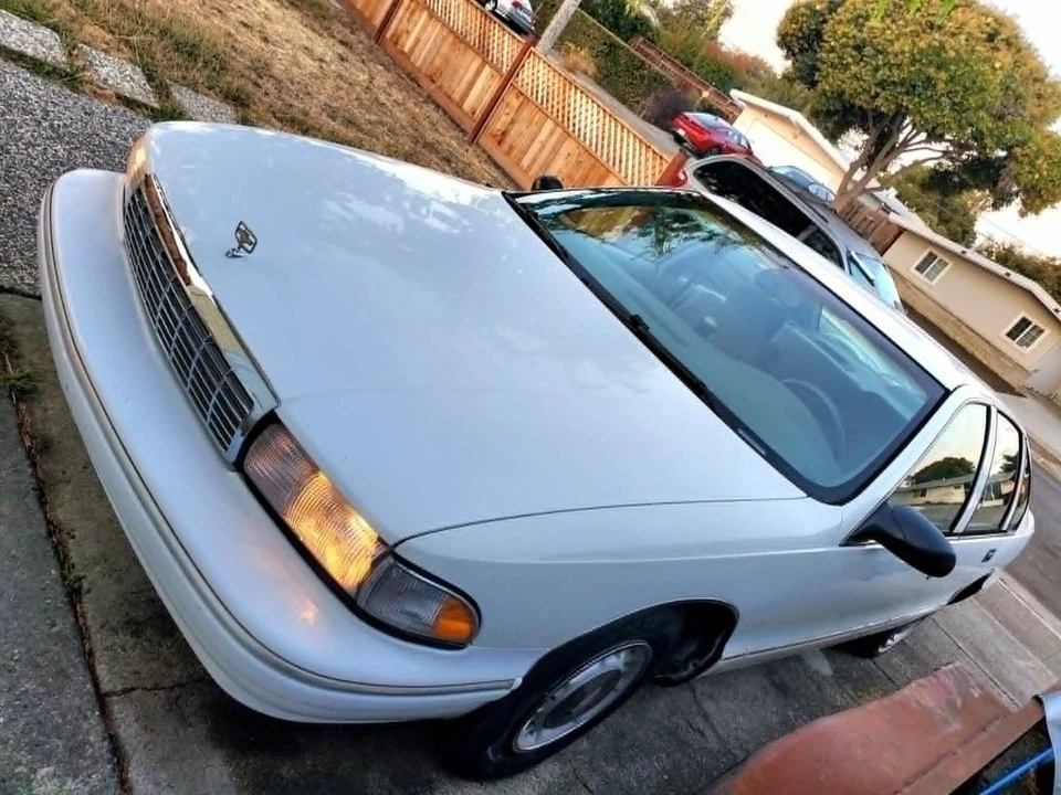 1996 Chevrolet Caprice - Image 3 of 19