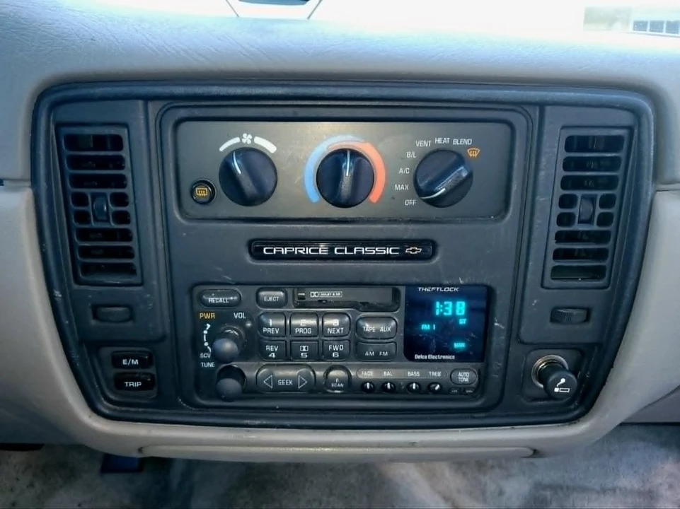 1996 Chevrolet Caprice - Image 12 of 19