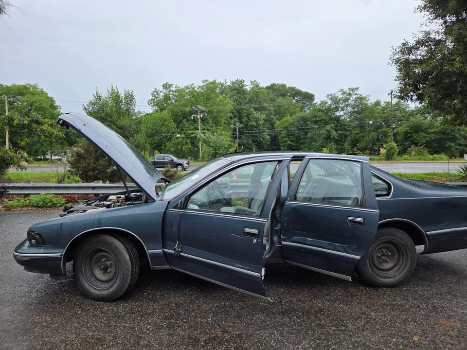 1996 Chevrolet Caprice - Image 2 of 9