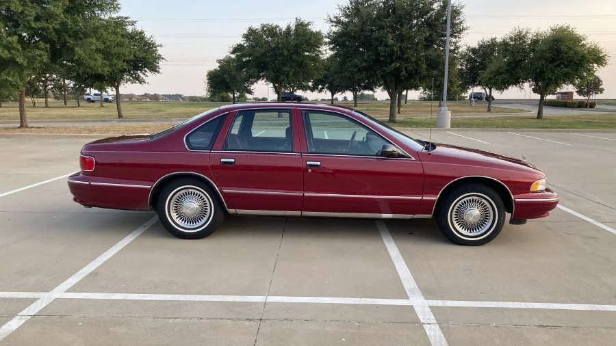 1996 Chevrolet Caprice - Image 2 of 22