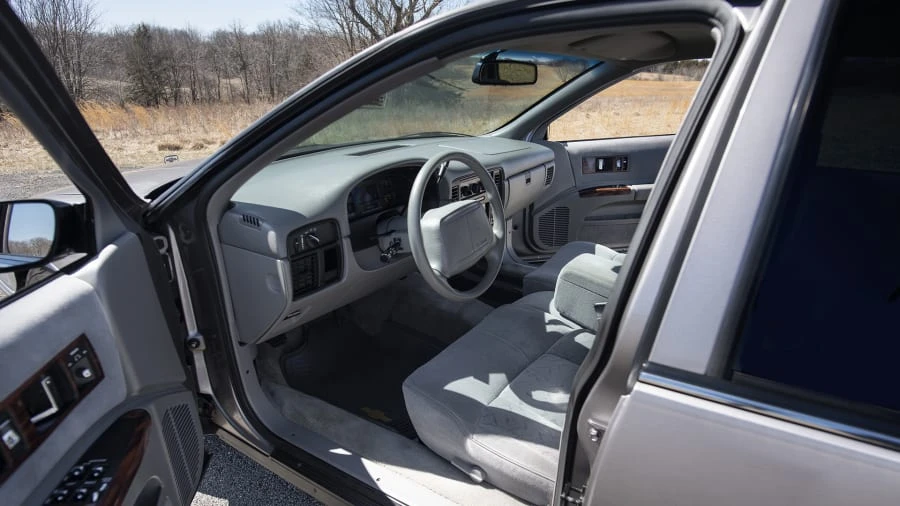 1996 Chevrolet Caprice - Image 4 of 12