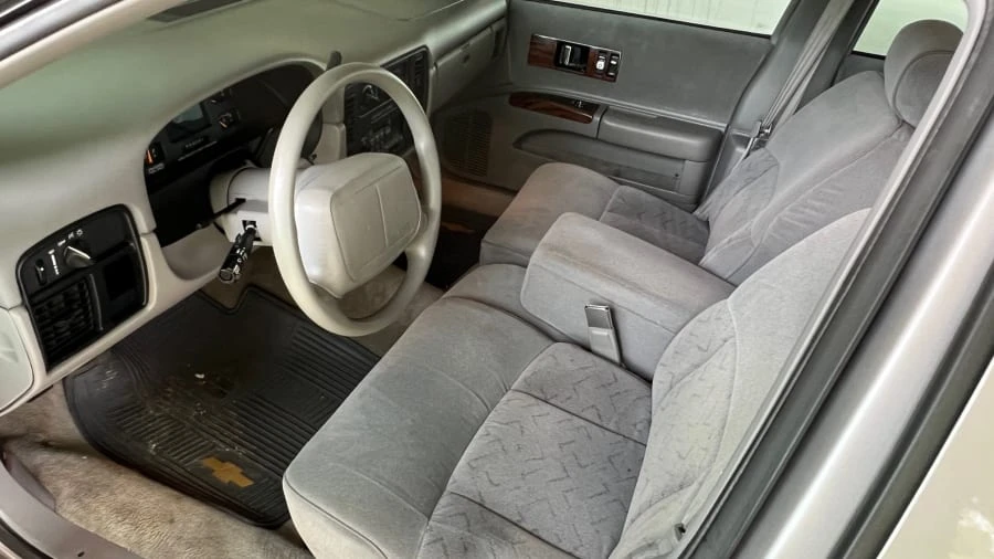1996 Chevrolet Caprice - Image 17 of 30