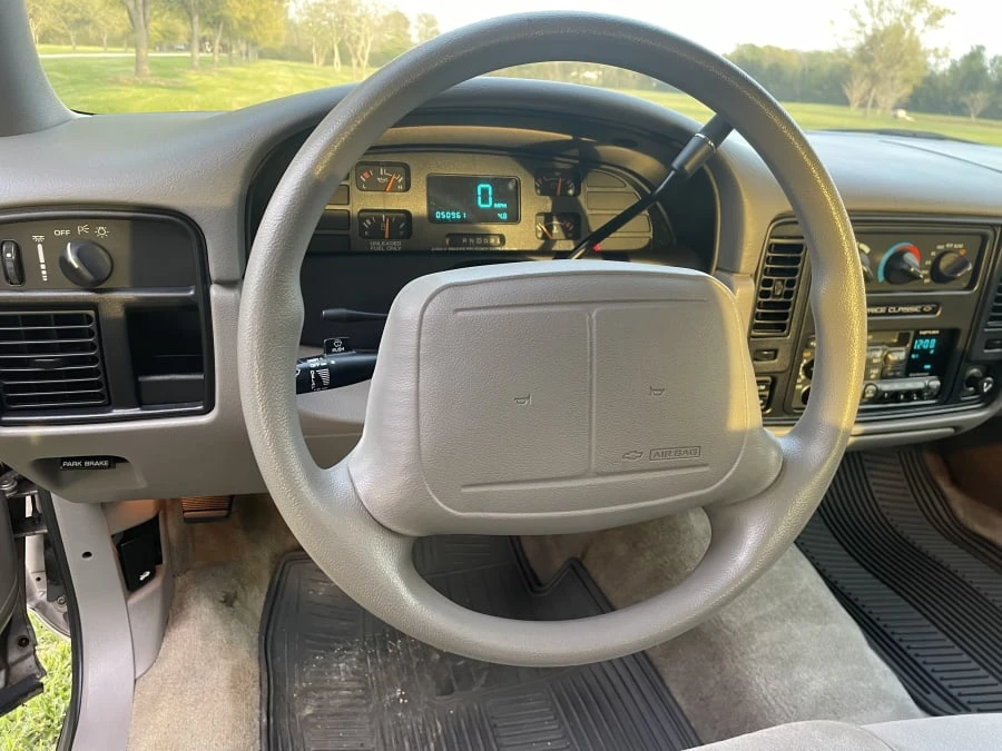 1996 Chevrolet Caprice - Image 7 of 30
