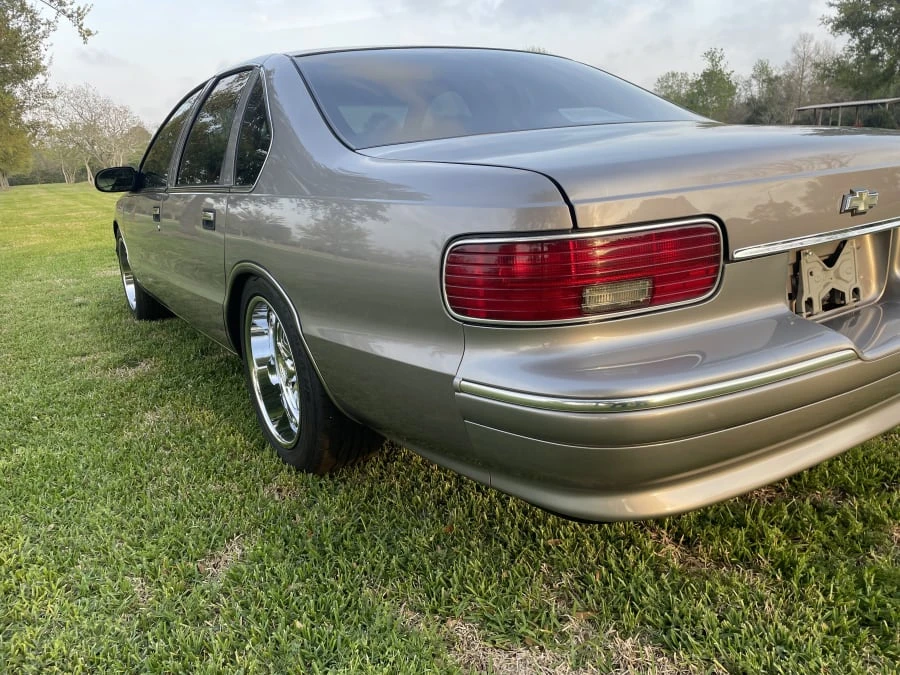 1996 Chevrolet Caprice - Image 11 of 30