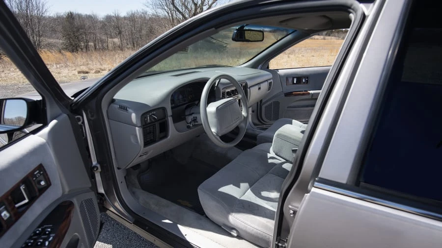 1996 Chevrolet Caprice - Image 9 of 12
