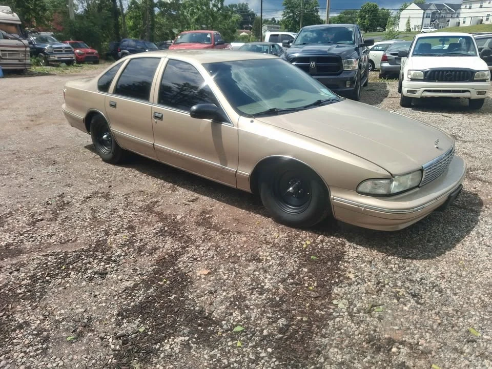 1996 Chevrolet Caprice - Image 2 of 12