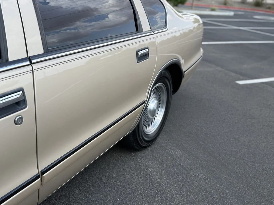 1996 Chevrolet Caprice - Image 18 of 31