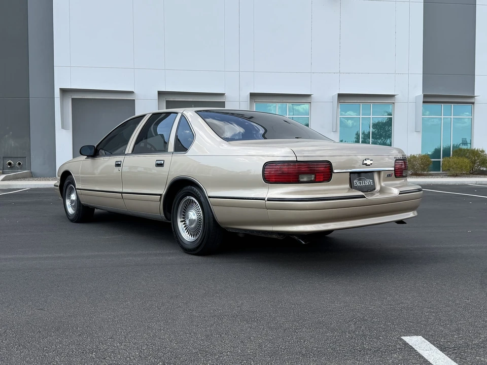 1996 Chevrolet Caprice - Image 4 of 31