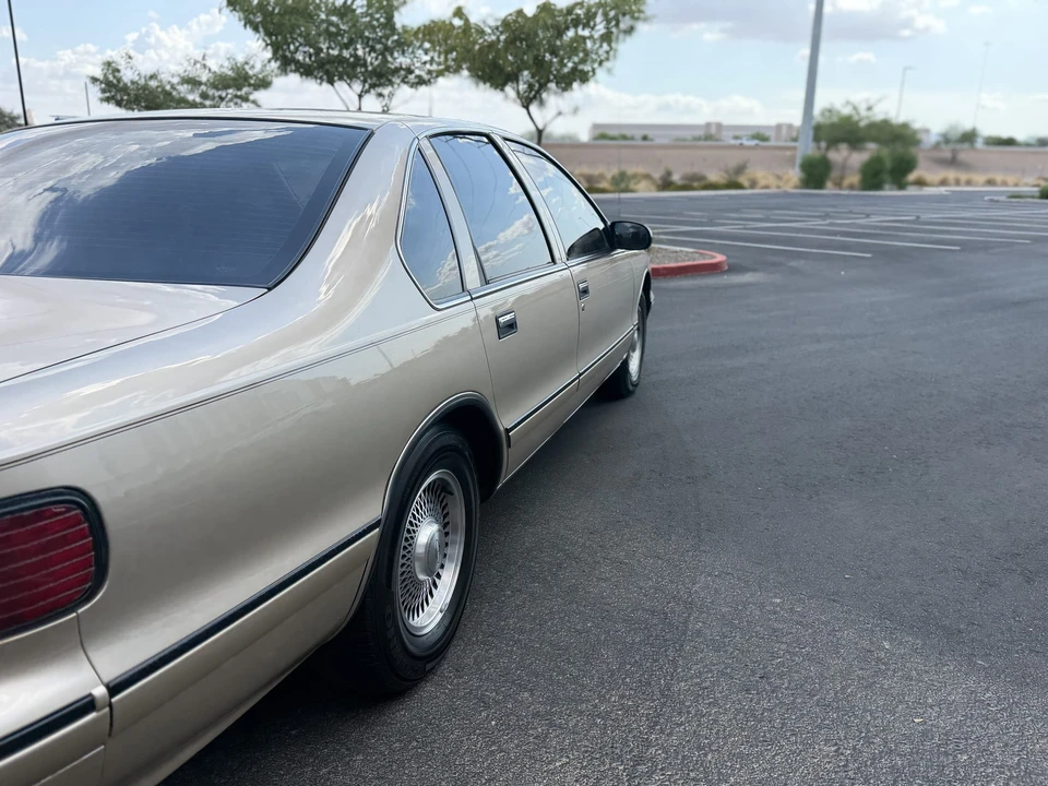 1996 Chevrolet Caprice - Image 24 of 31
