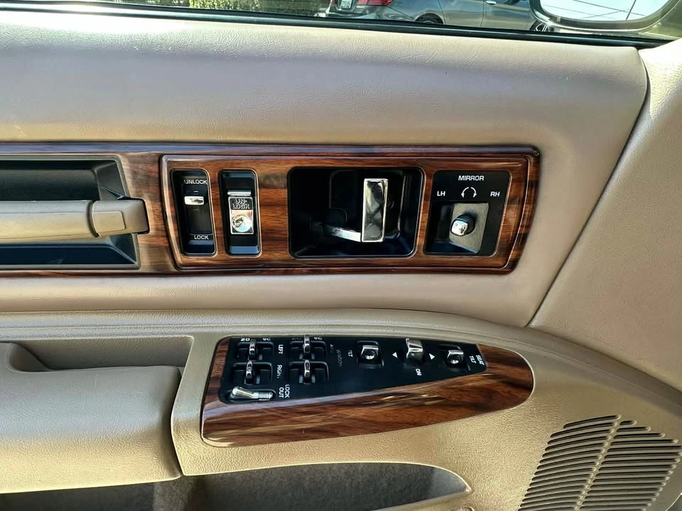 1996 Chevrolet Caprice - Image 11 of 20