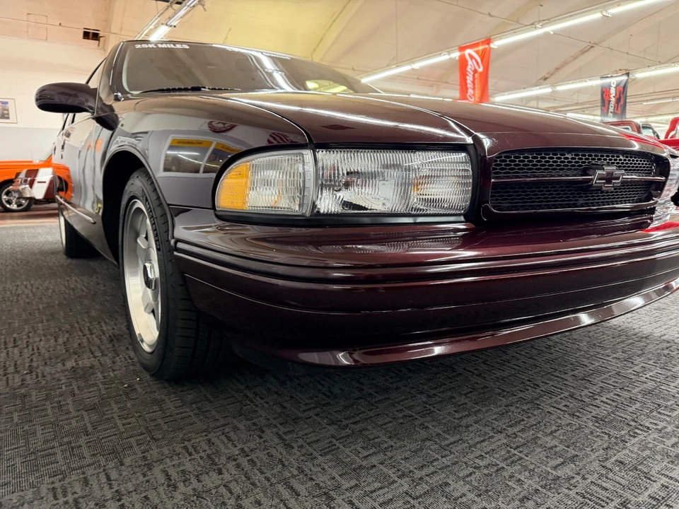 1996 Chevrolet Caprice - Image 8 of 31