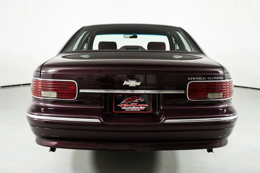 1996 Chevrolet Caprice - Image 8 of 31