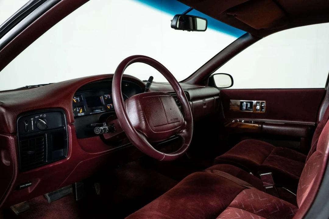 1996 Chevrolet Caprice - Image 14 of 31