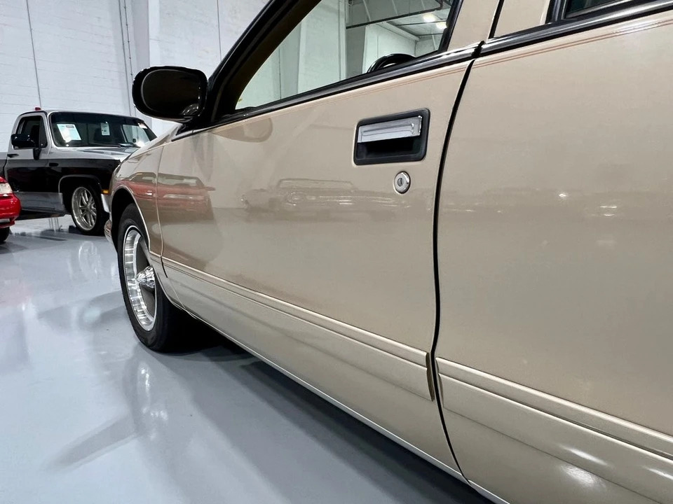 1996 Chevrolet Caprice - Image 17 of 21