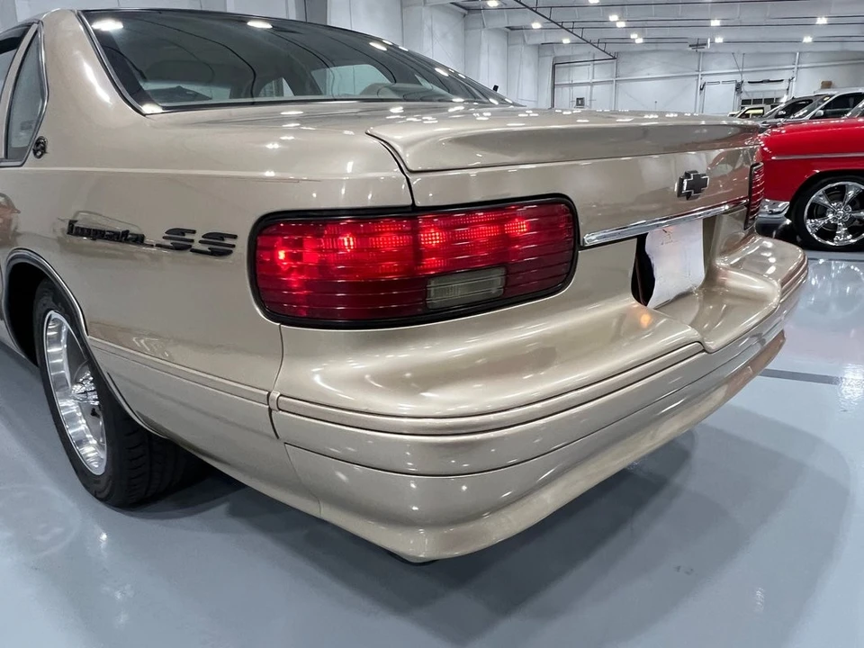 1996 Chevrolet Caprice - Image 15 of 21