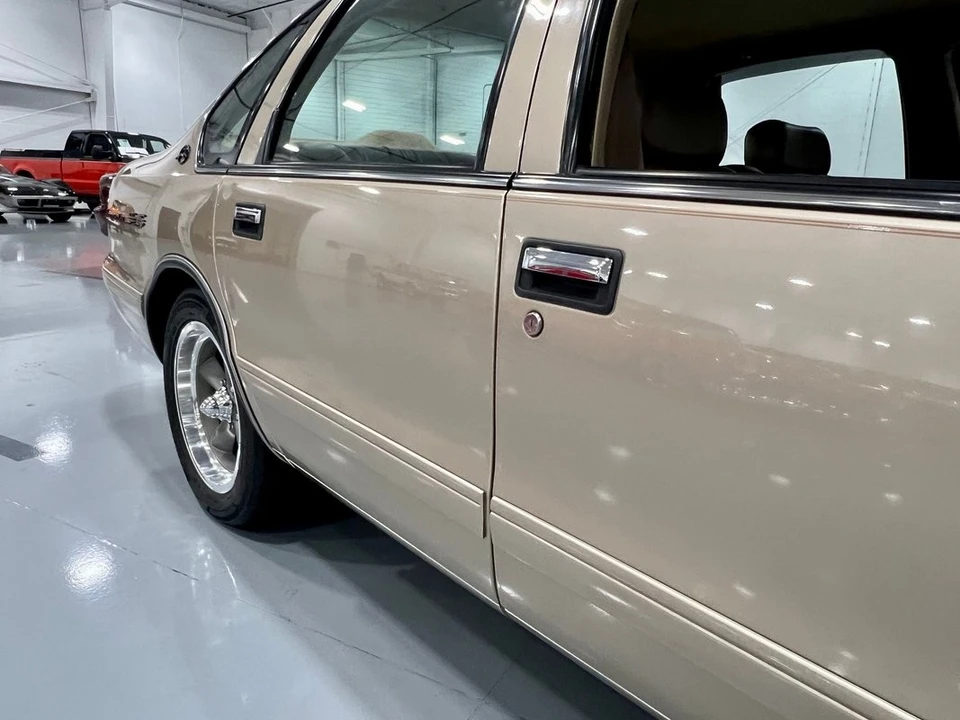 1996 Chevrolet Caprice - Image 23 of 31