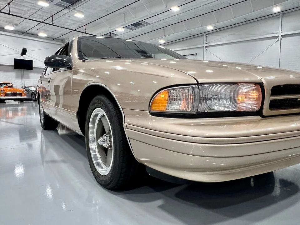 1996 Chevrolet Caprice - Image 12 of 21