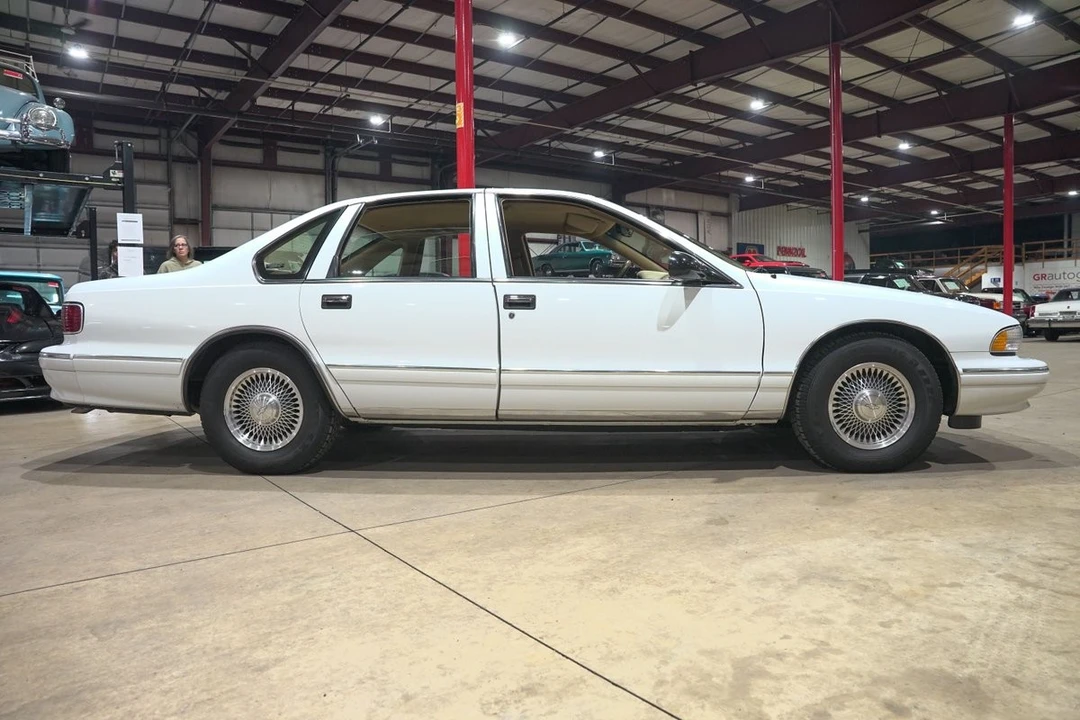 1996 Chevrolet Caprice - Image 10 of 31