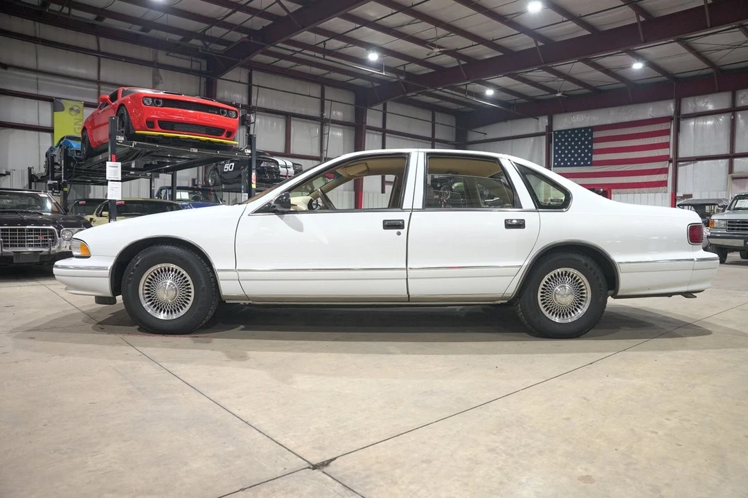 1996 Chevrolet Caprice - Image 4 of 31
