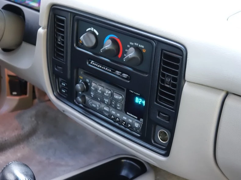 1996 Chevrolet Impala 7th Gen - Image 20 of 31