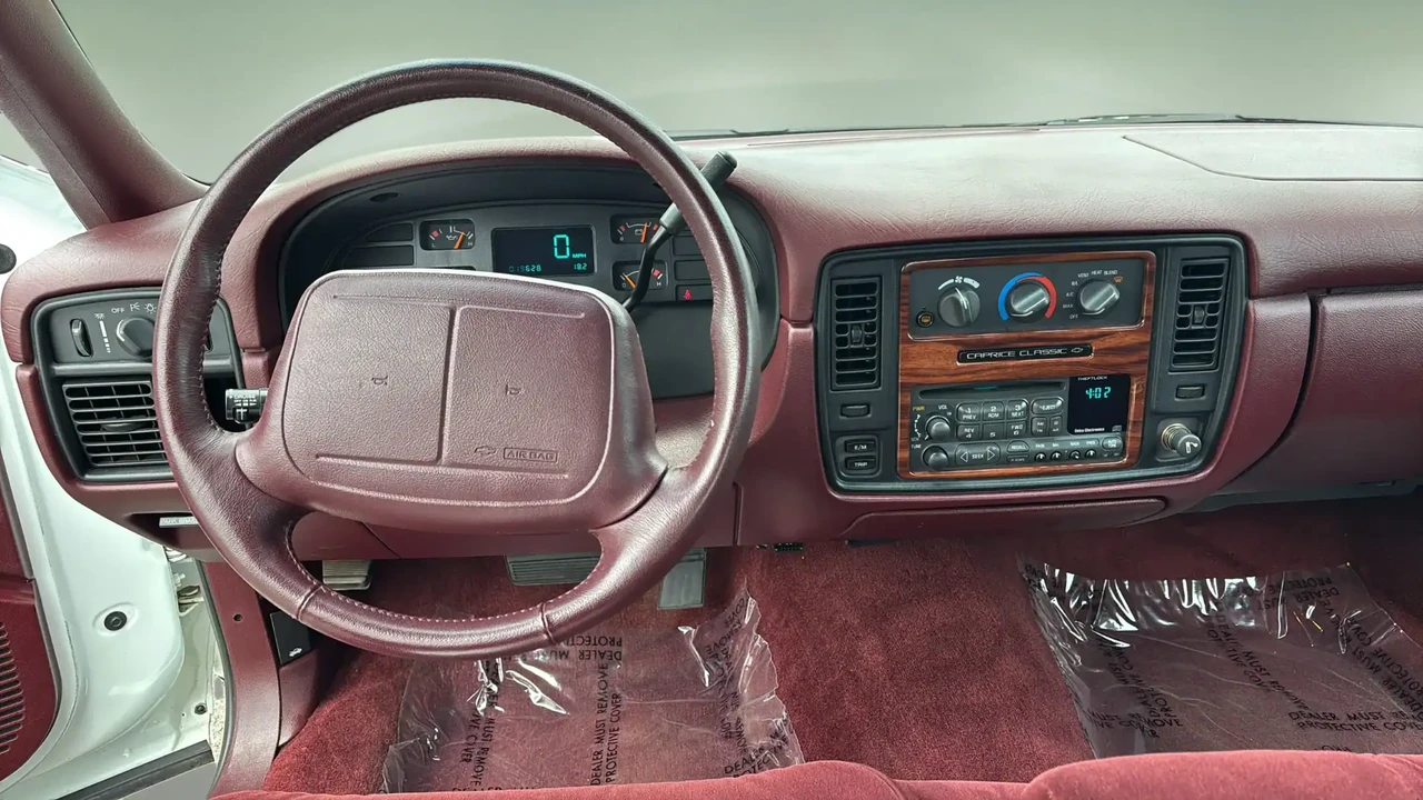 1996 Chevrolet Caprice - Image 9 of 19