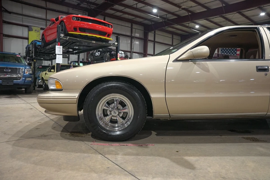 1996 Chevrolet Caprice - Image 3 of 31