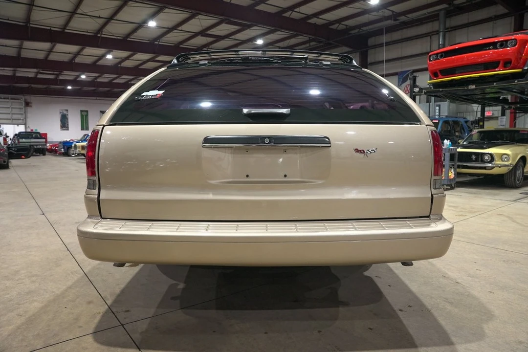 1996 Chevrolet Caprice - Image 7 of 31