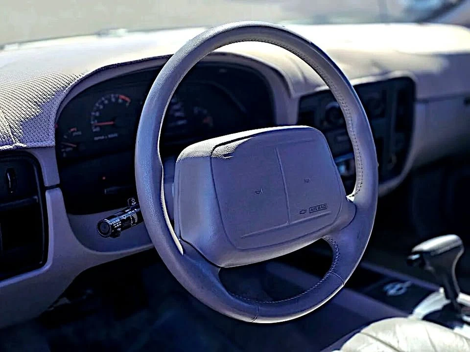 1996 Chevrolet Caprice - Image 9 of 17