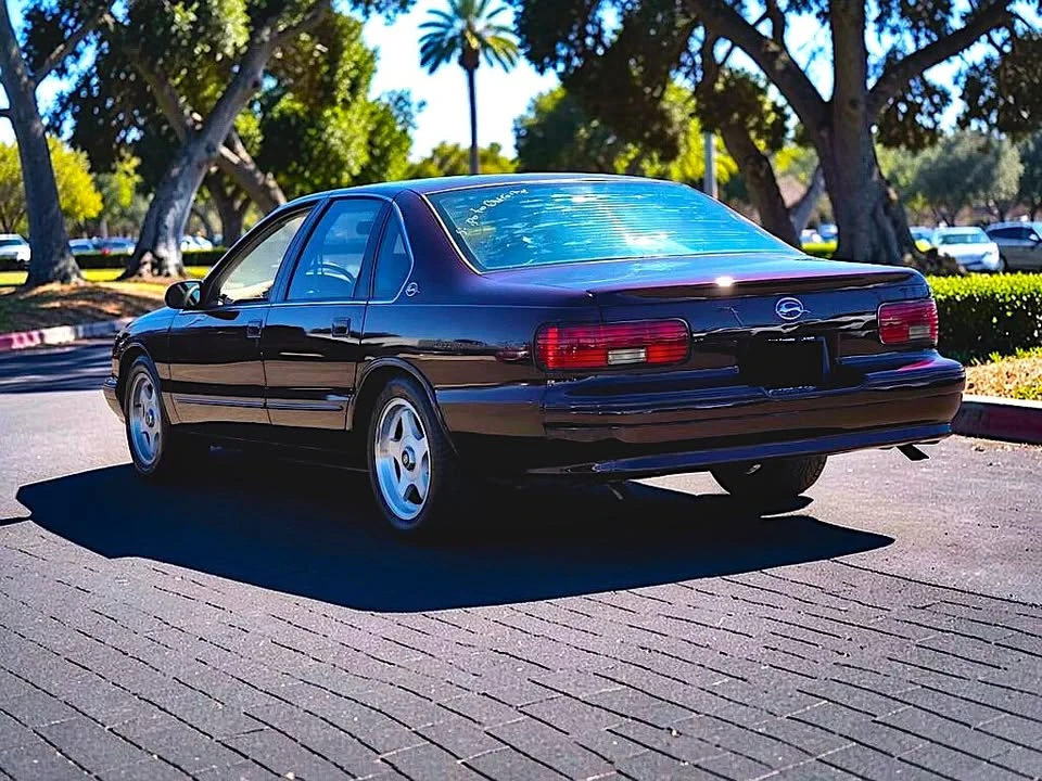 1996 Chevrolet Caprice - Image 4 of 17