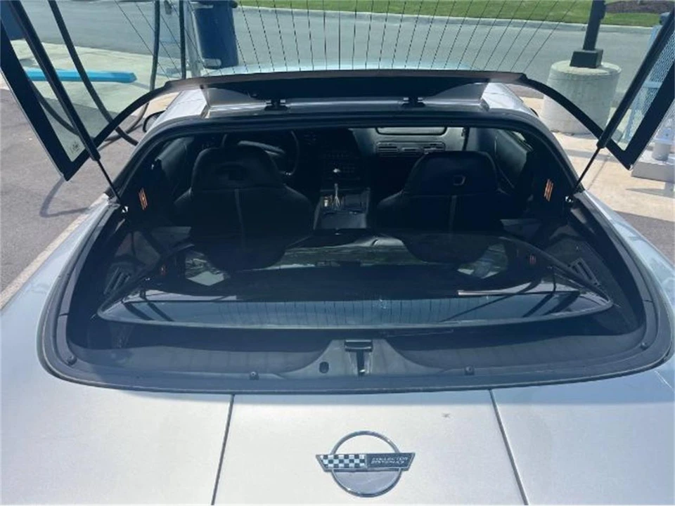 1996 Chevrolet Corvette C4 - Image 2 of 17