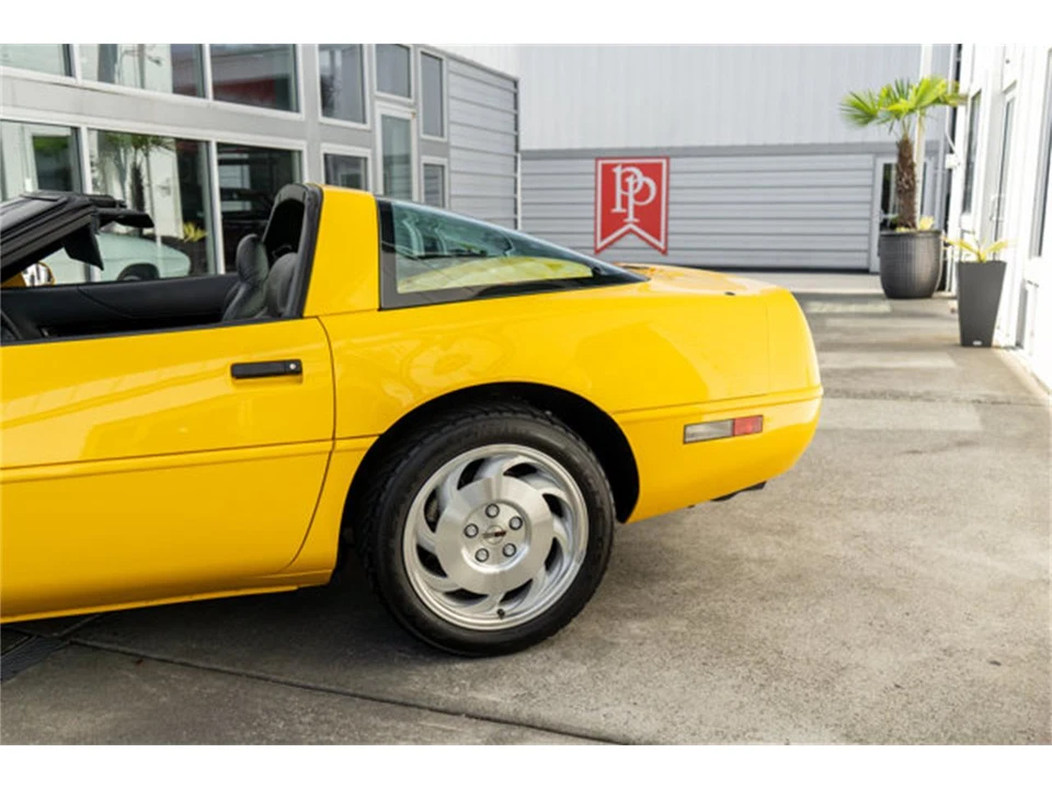 1996 Chevrolet Corvette C4 - Image 5 of 12