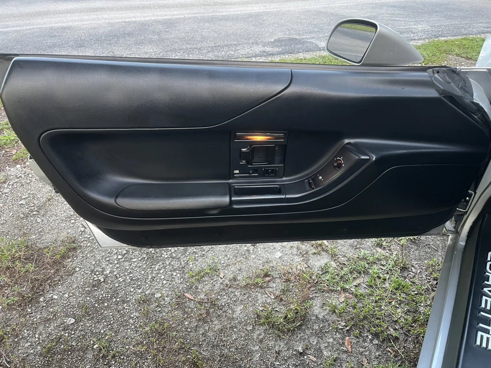 1996 Chevrolet Corvette C4 - Image 25 of 31