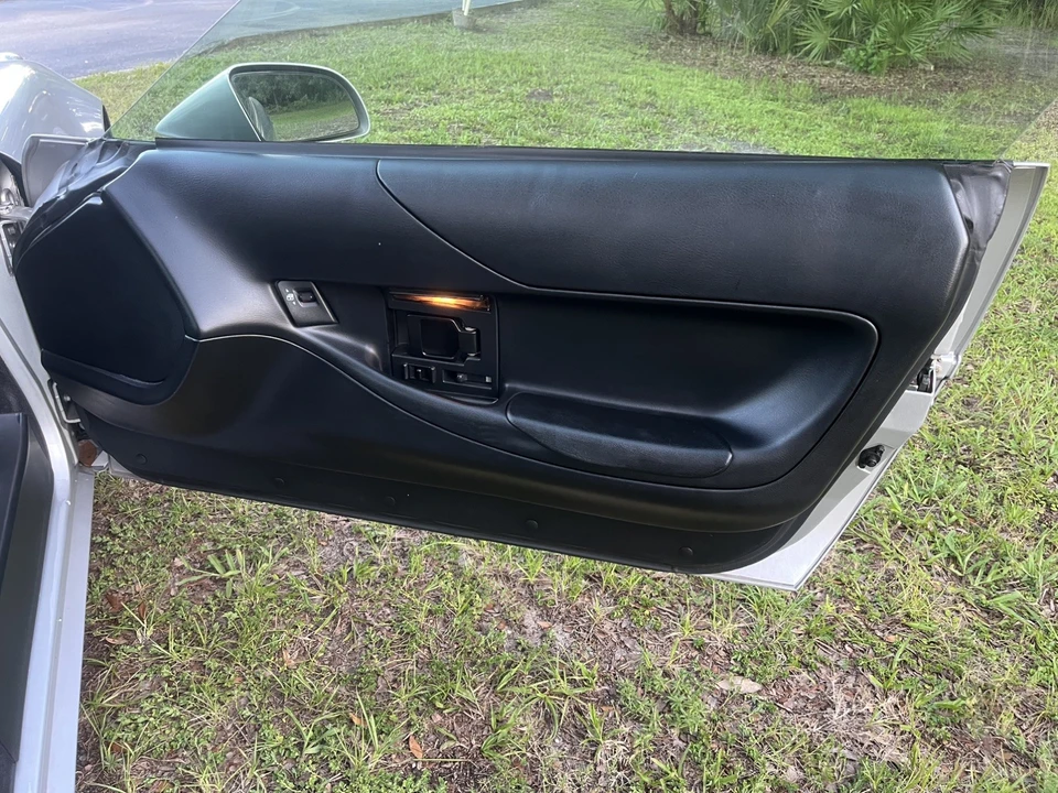 1996 Chevrolet Corvette C4 - Image 21 of 31