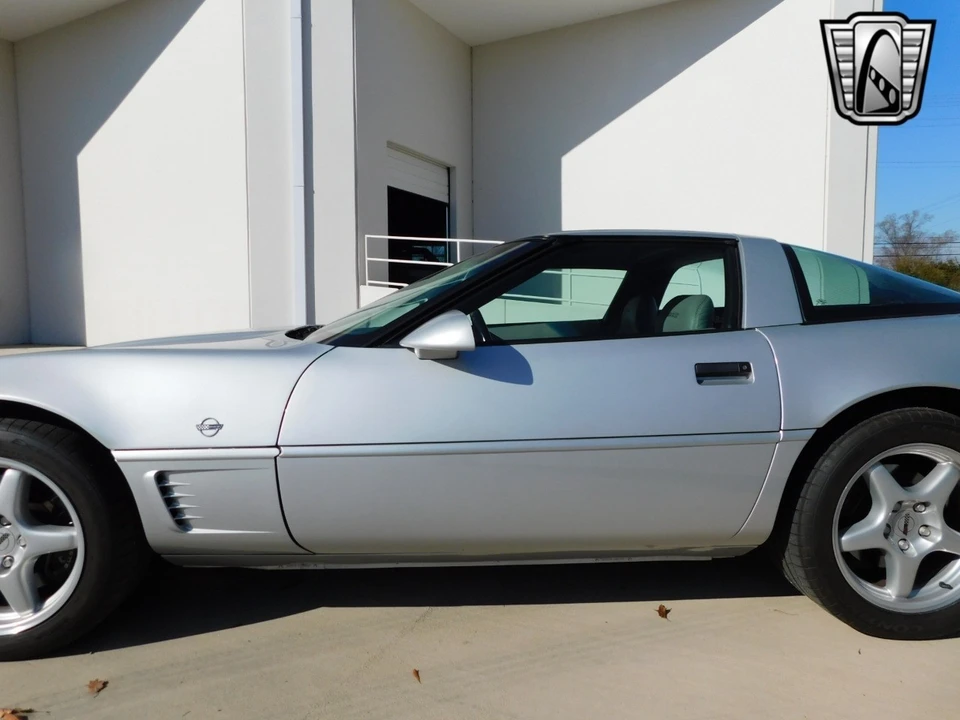 1996 Chevrolet Corvette C4 - Image 8 of 12