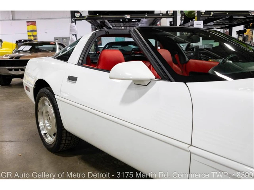 1996 Chevrolet Corvette C4 - Image 24 of 31