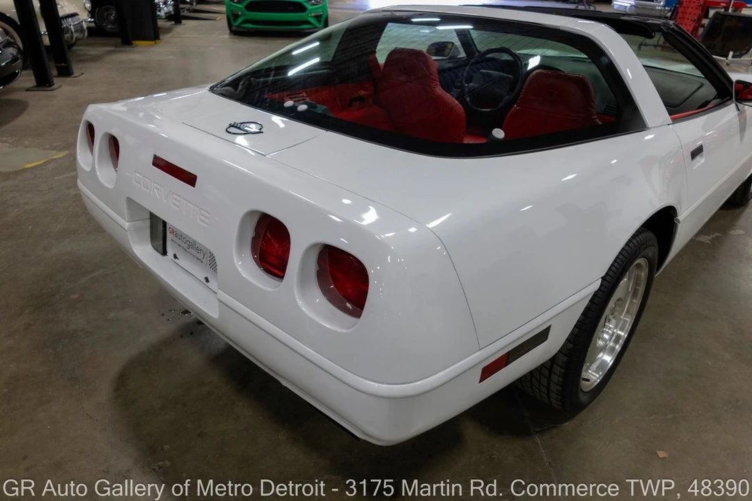 1996 Chevrolet Corvette C4 - Image 16 of 31
