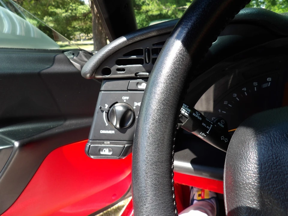 1996 Chevrolet Corvette C4 - Image 25 of 31