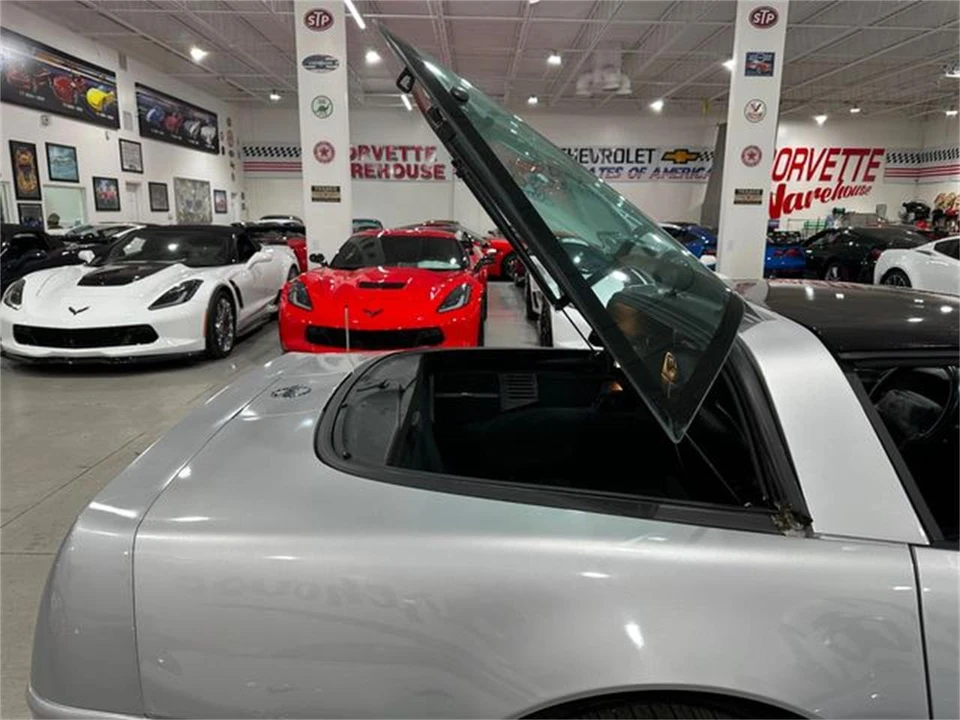 1996 Chevrolet Corvette C4 - Image 29 of 30